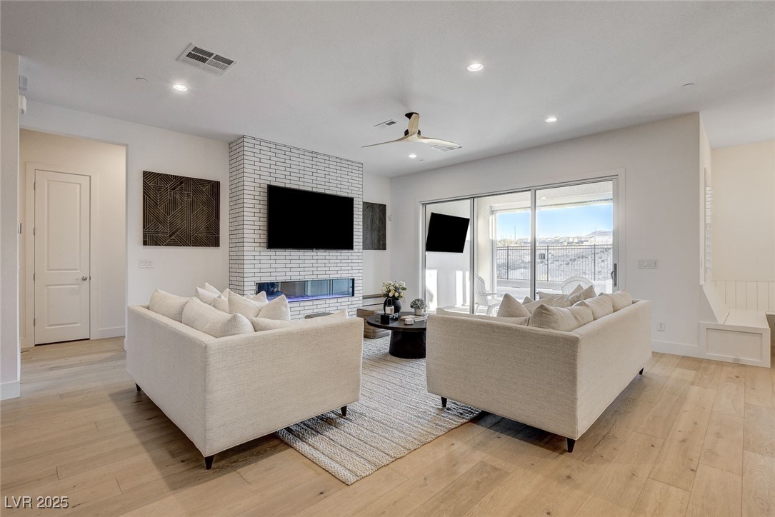 2667 Canvas Sky Street