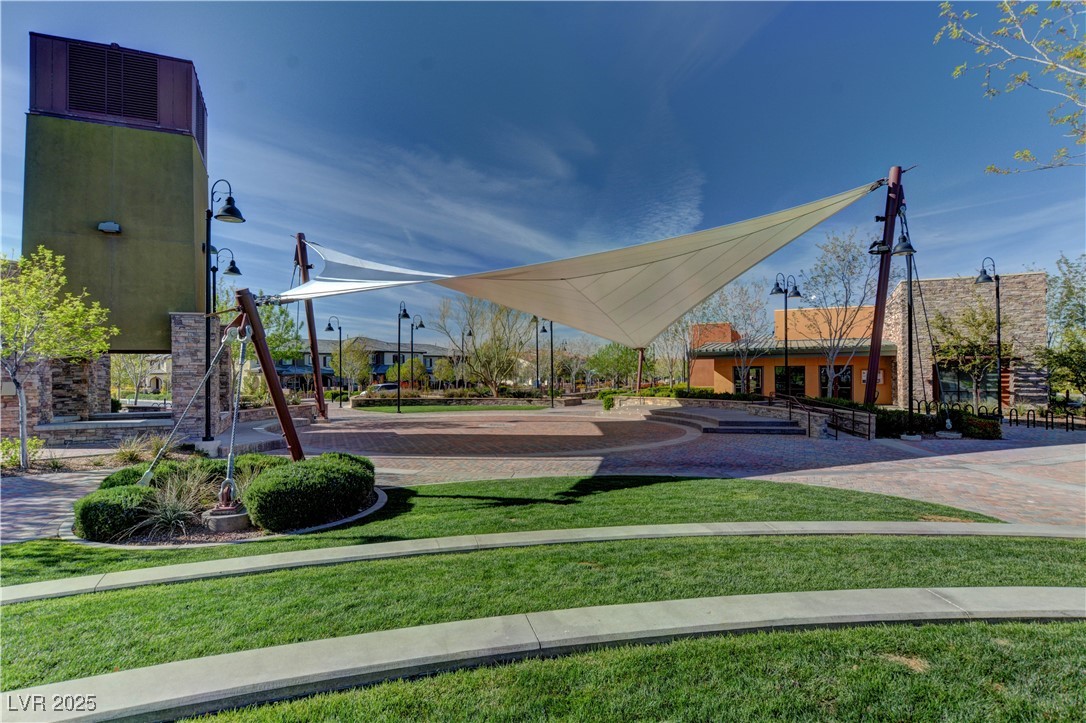 2667 Canvas Sky Street