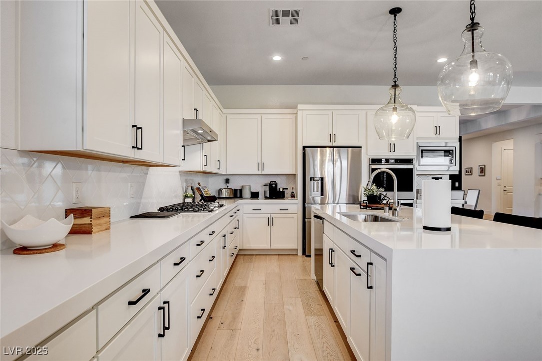 2667 Canvas Sky Street