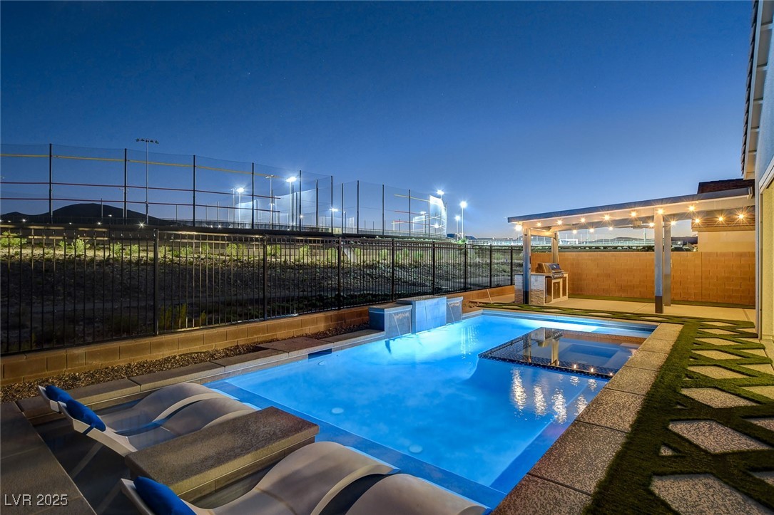 2667 Canvas Sky Street