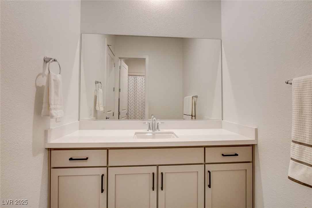 2667 Canvas Sky Street