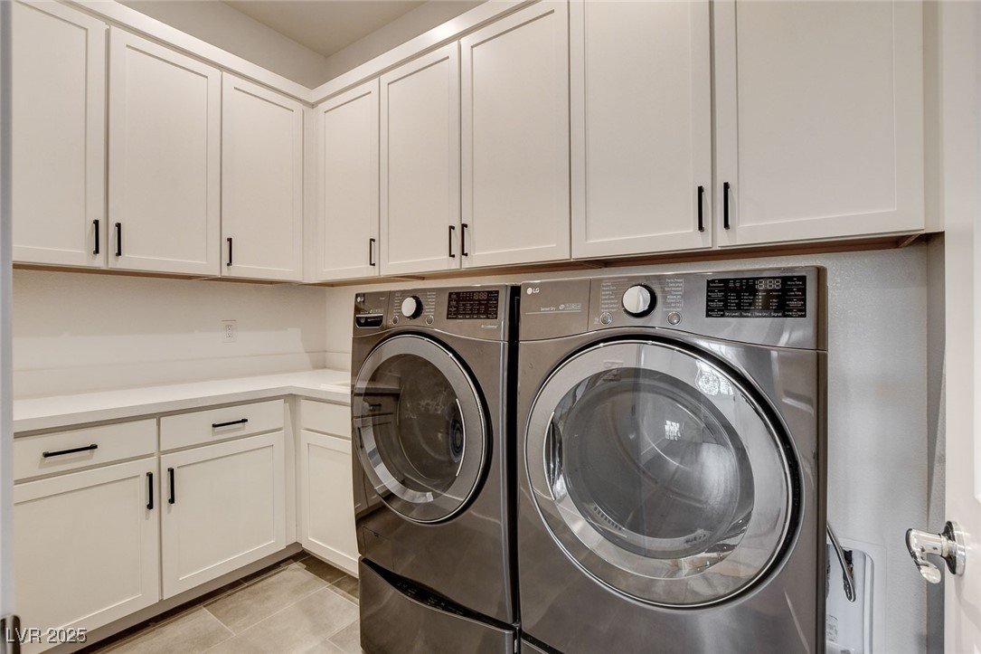 2667 Canvas Sky Street