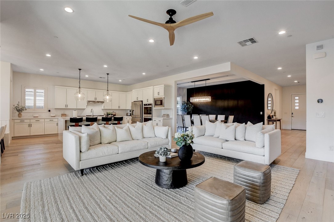 2667 Canvas Sky Street