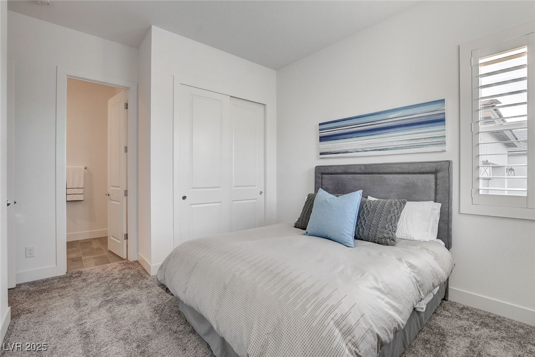 2667 Canvas Sky Street