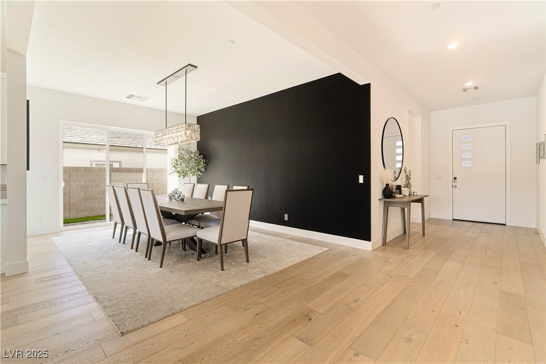 2667 Canvas Sky Street