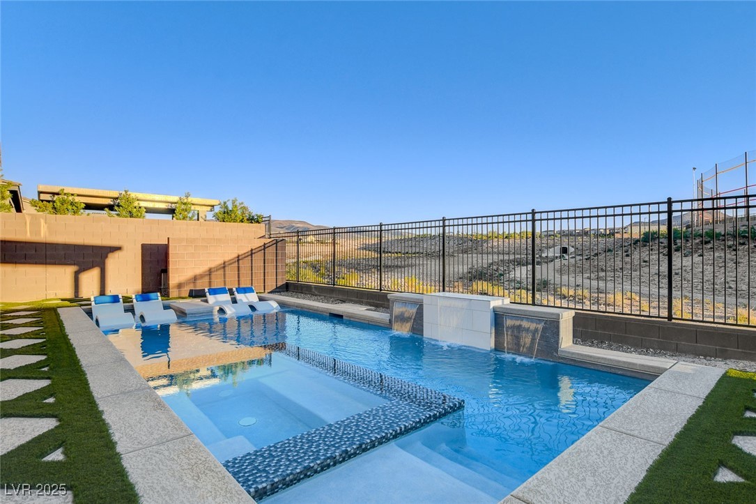 2667 Canvas Sky Street