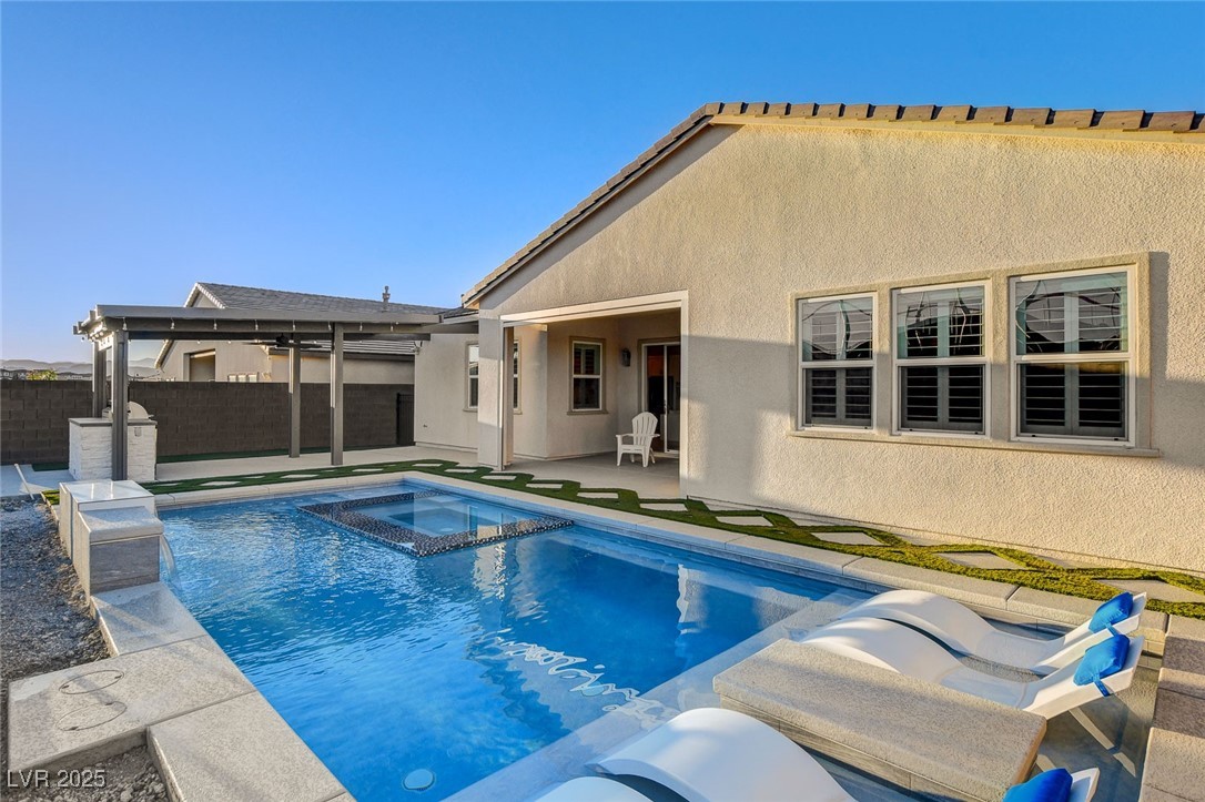 2667 Canvas Sky Street