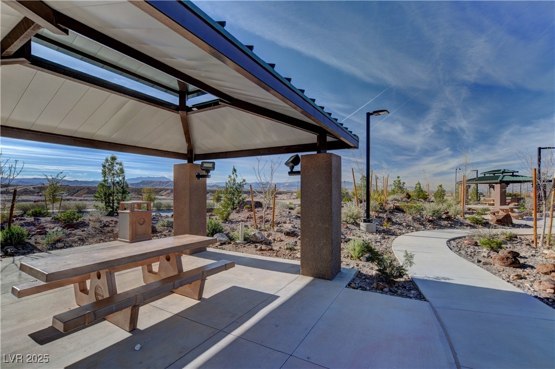 2667 Canvas Sky Street