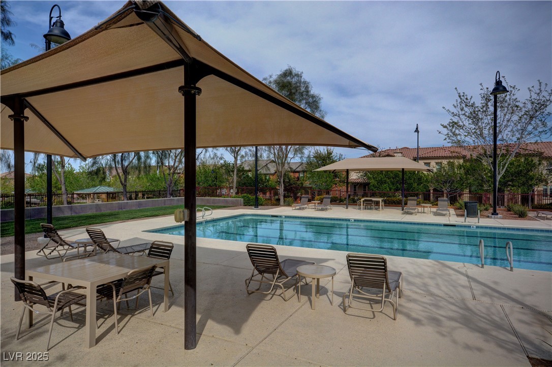 2667 Canvas Sky Street