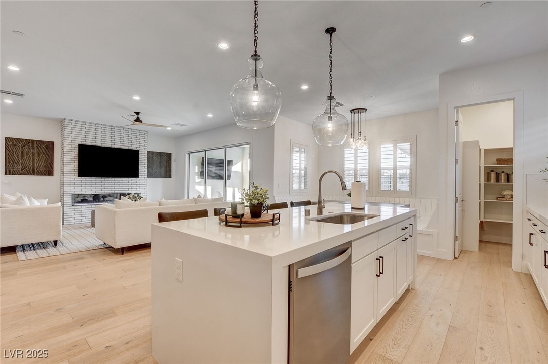 2667 Canvas Sky Street