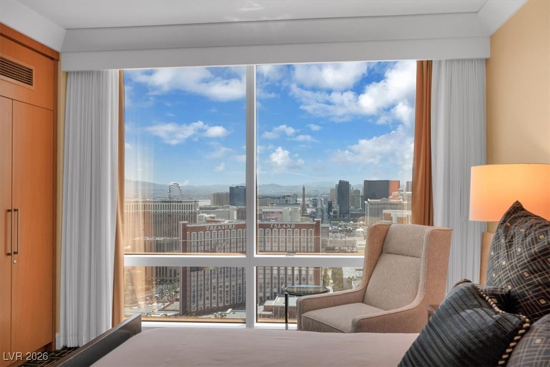 2000 North Fashion Show Drive 5326