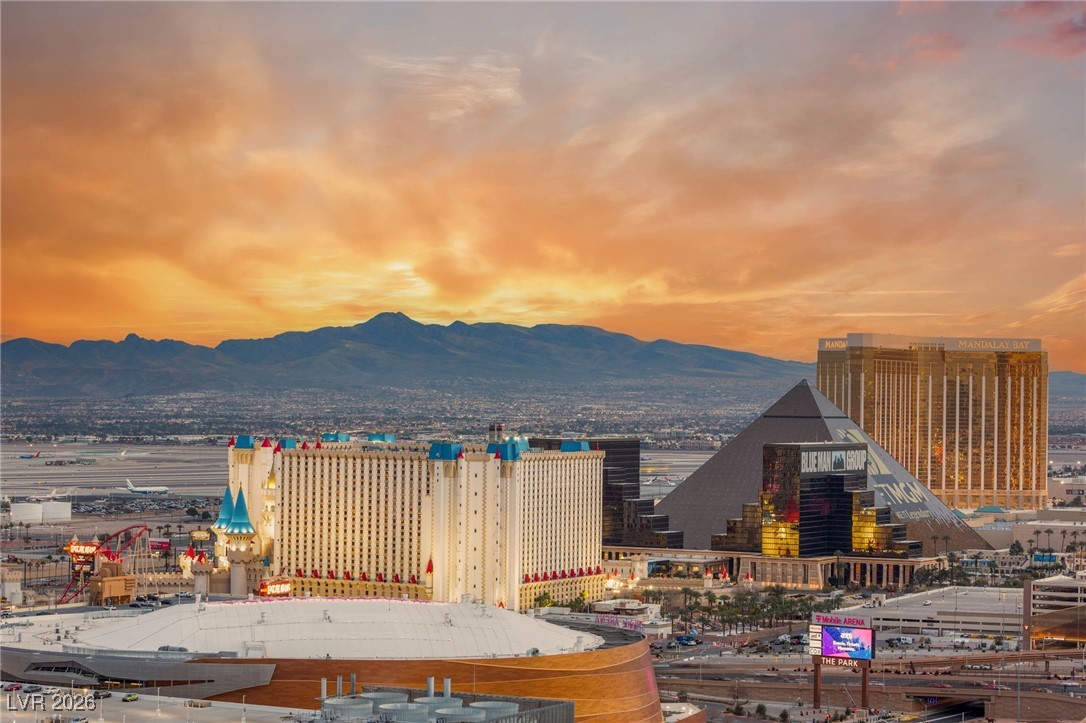 4525 Dean Martin Drive 3000