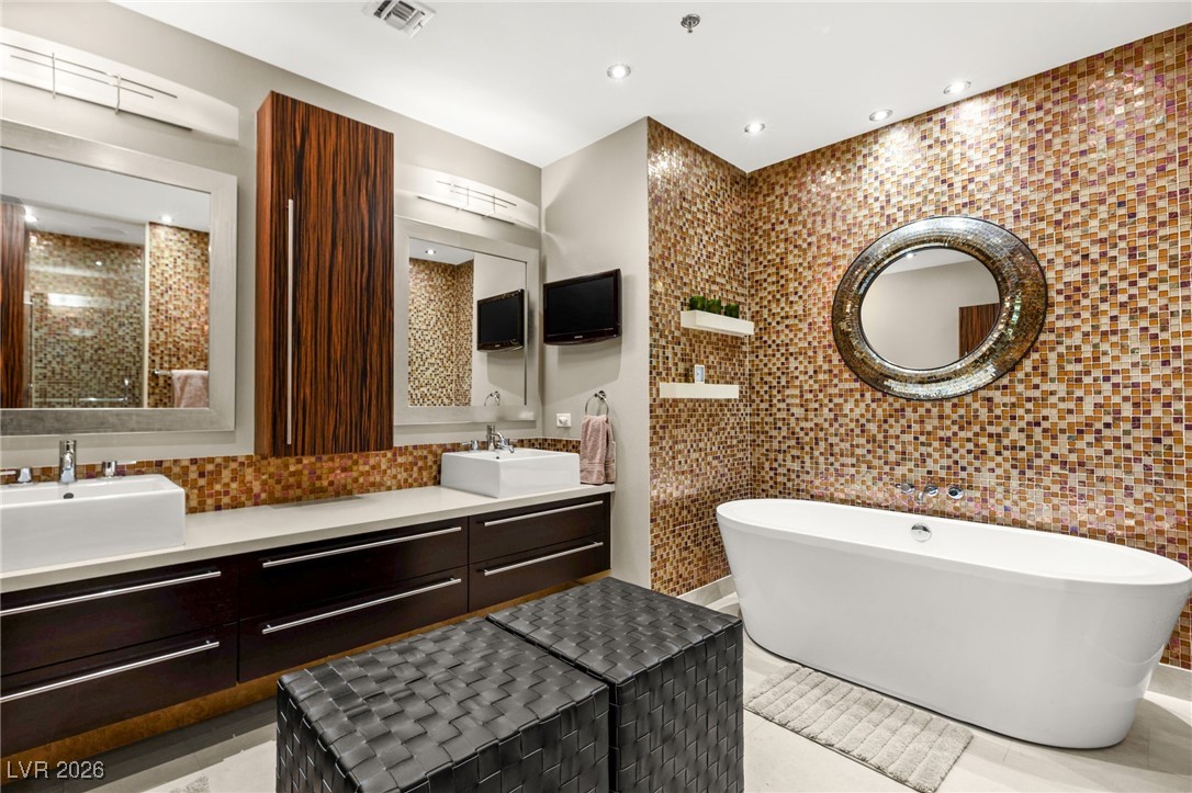 4525 Dean Martin Drive 3000