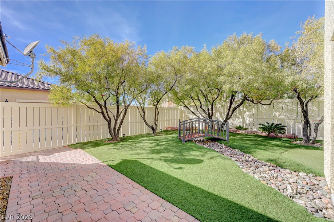 2057 Self Portrait Street