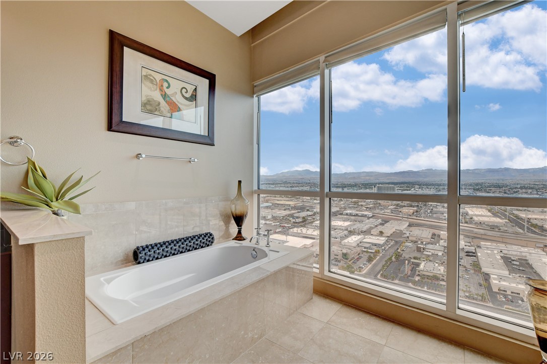 4575 Dean Martin Drive 3304