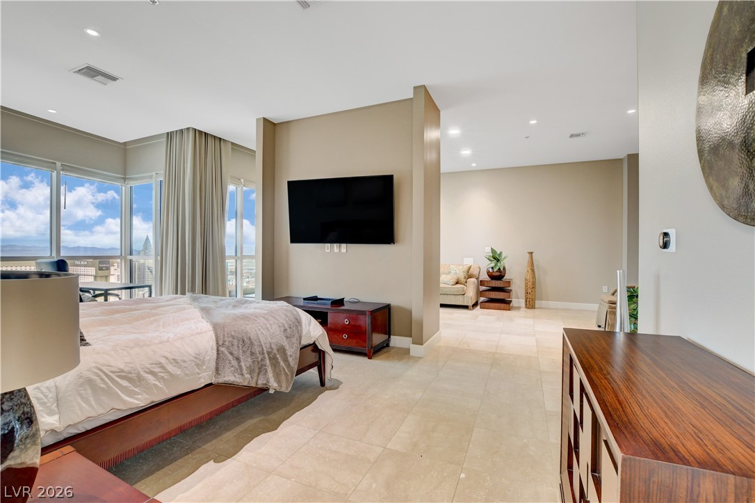 4575 Dean Martin Drive 3304