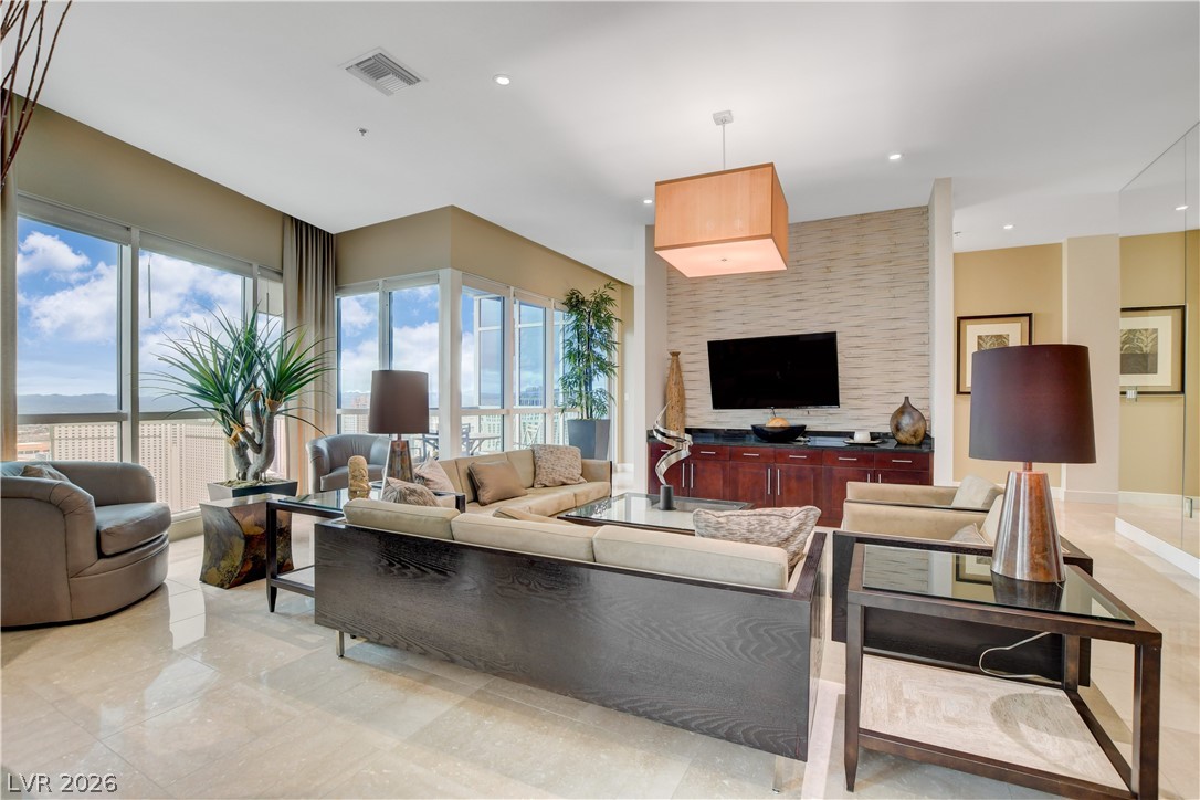 4575 Dean Martin Drive 3304