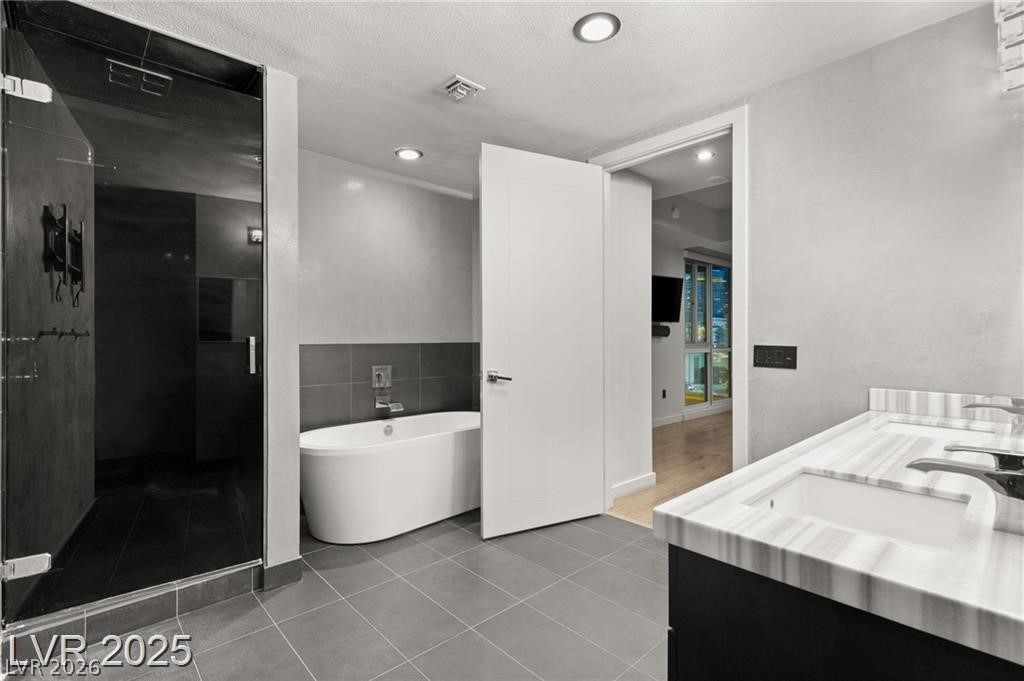 4525 Dean Martin Drive 511