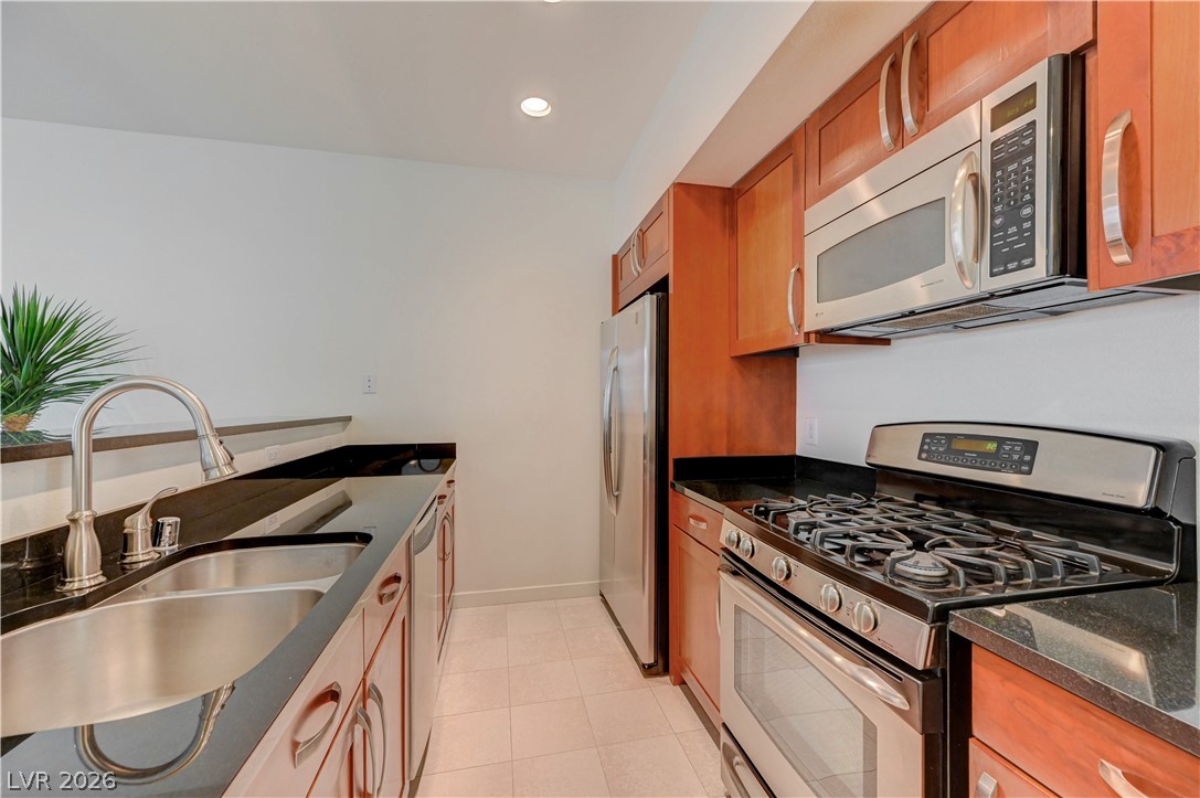 4535 Dean Martin Drive 103