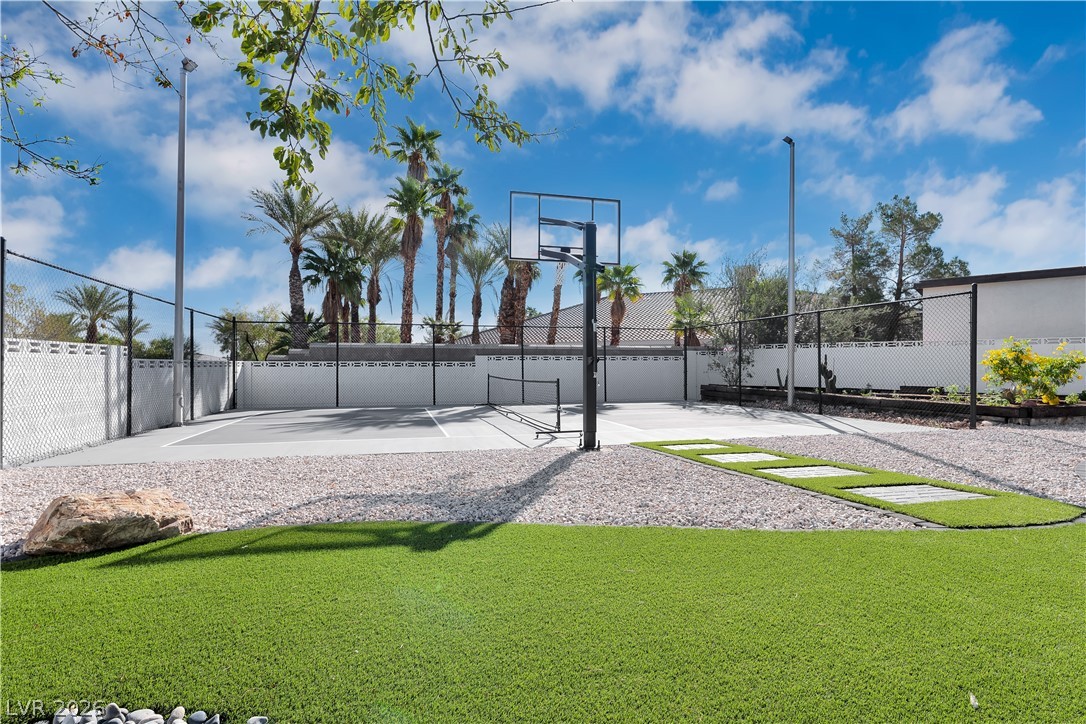 2720 Tioga Pines Circle