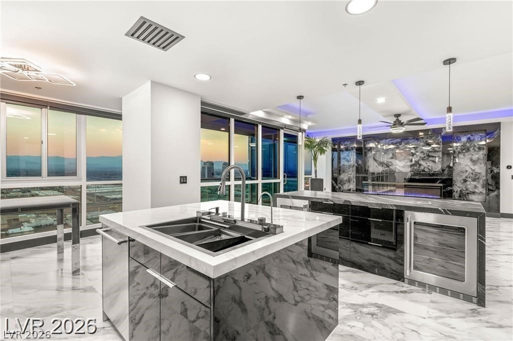 4575 Dean Martin Drive 2706