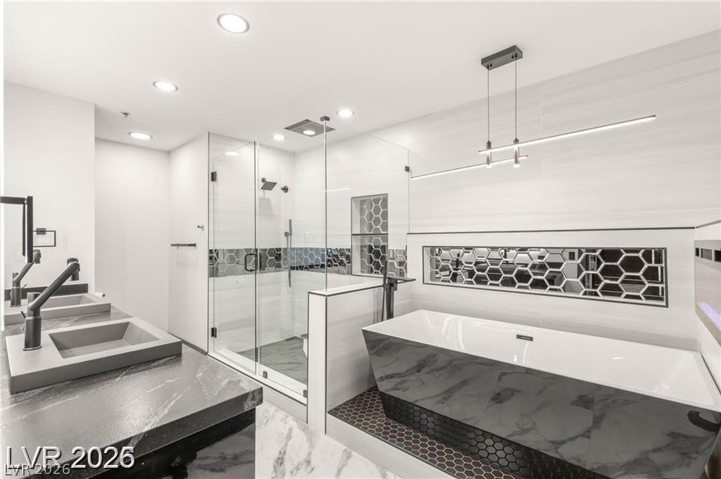 4575 Dean Martin Drive 2706