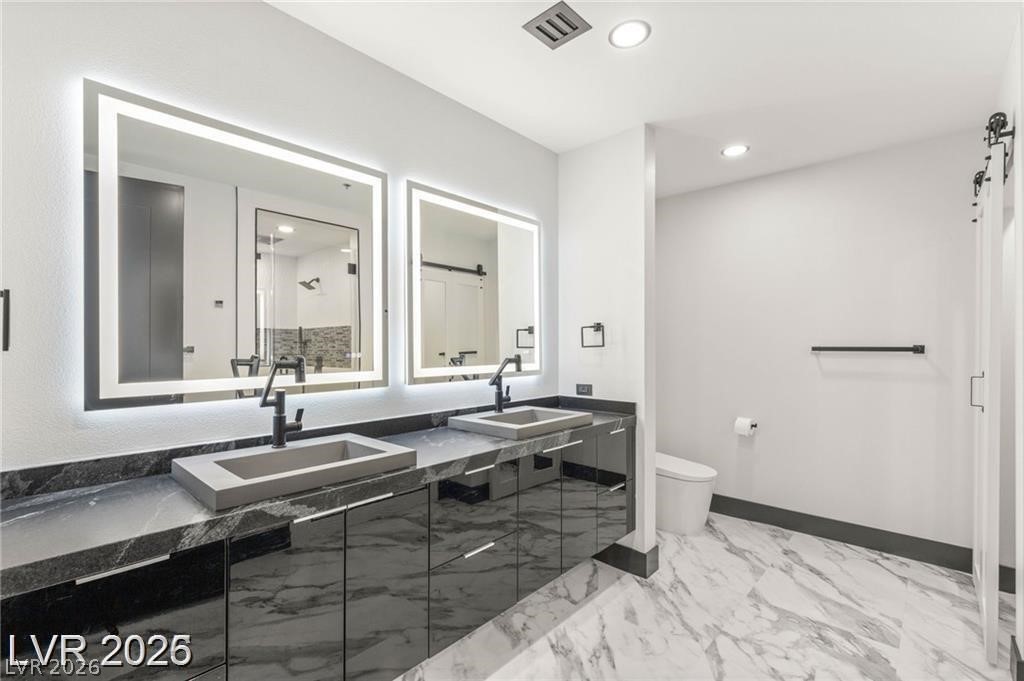 4575 Dean Martin Drive 2706