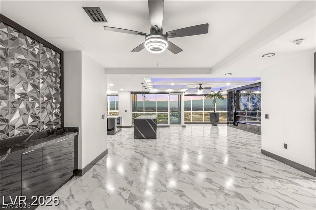 4575 Dean Martin Drive 2706