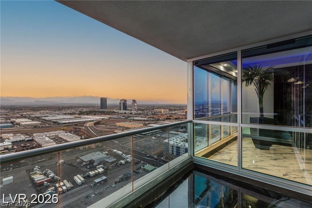 4575 Dean Martin Drive 2706