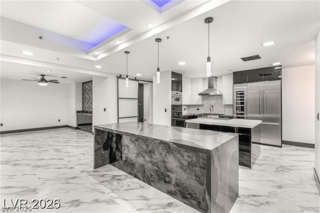 4575 Dean Martin Drive 2706