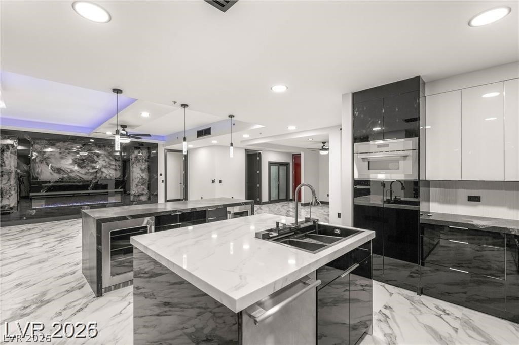 4575 Dean Martin Drive 2706