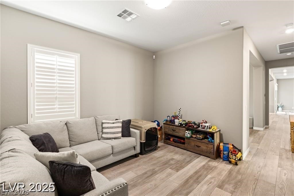 10086 Mountain Foothills Avenue