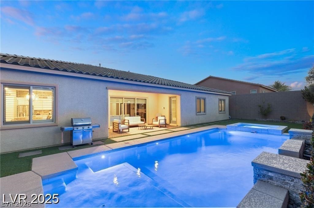 10086 Mountain Foothills Avenue