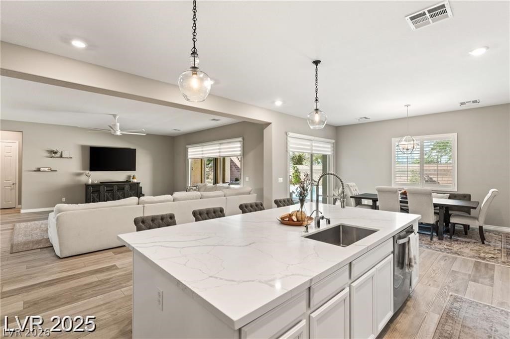 10086 Mountain Foothills Avenue
