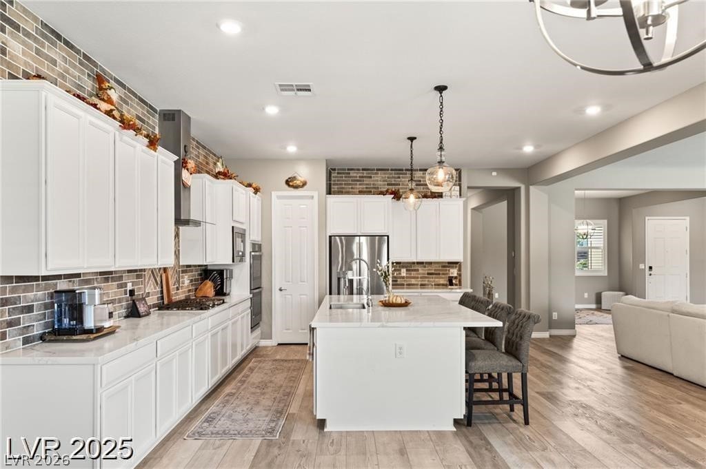 10086 Mountain Foothills Avenue