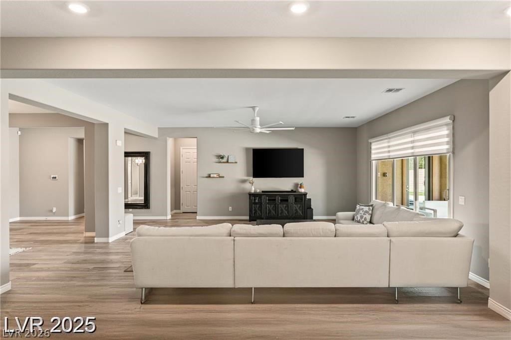 10086 Mountain Foothills Avenue