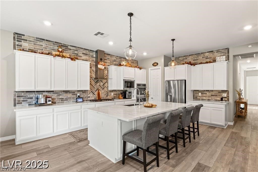 10086 Mountain Foothills Avenue