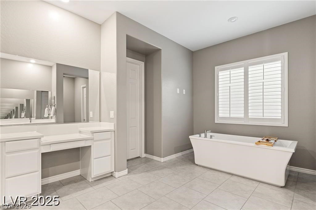 10086 Mountain Foothills Avenue