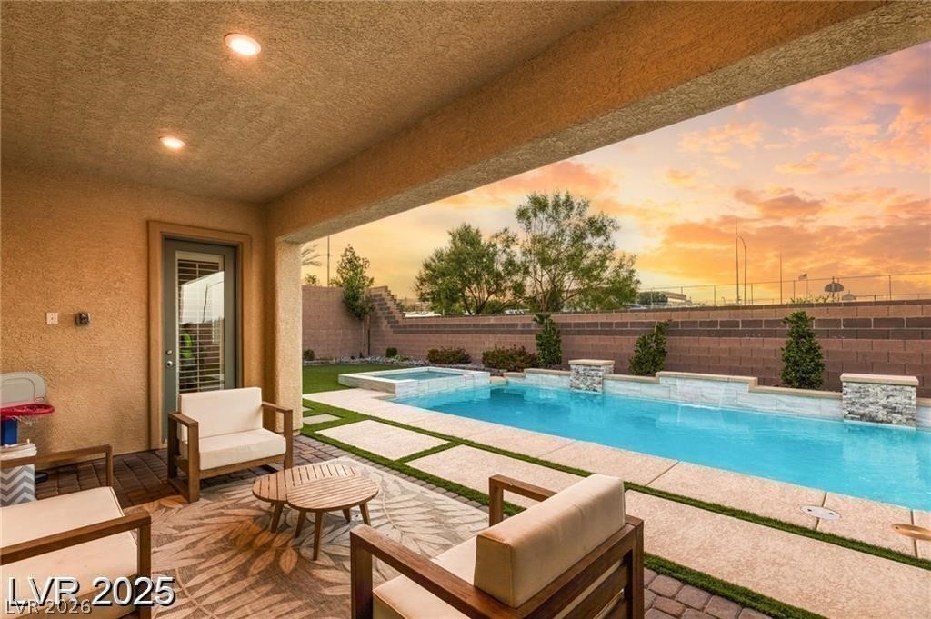 10086 Mountain Foothills Avenue