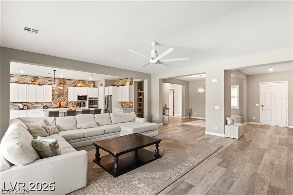 10086 Mountain Foothills Avenue