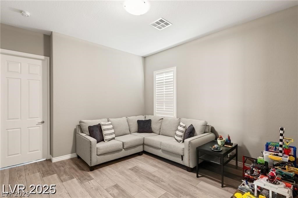 10086 Mountain Foothills Avenue