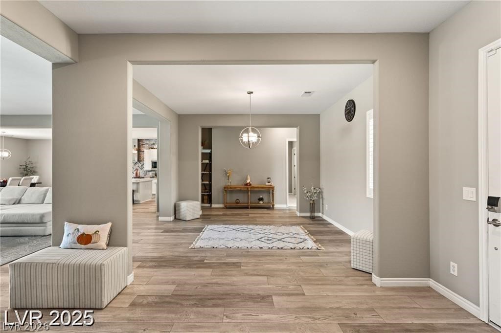 10086 Mountain Foothills Avenue
