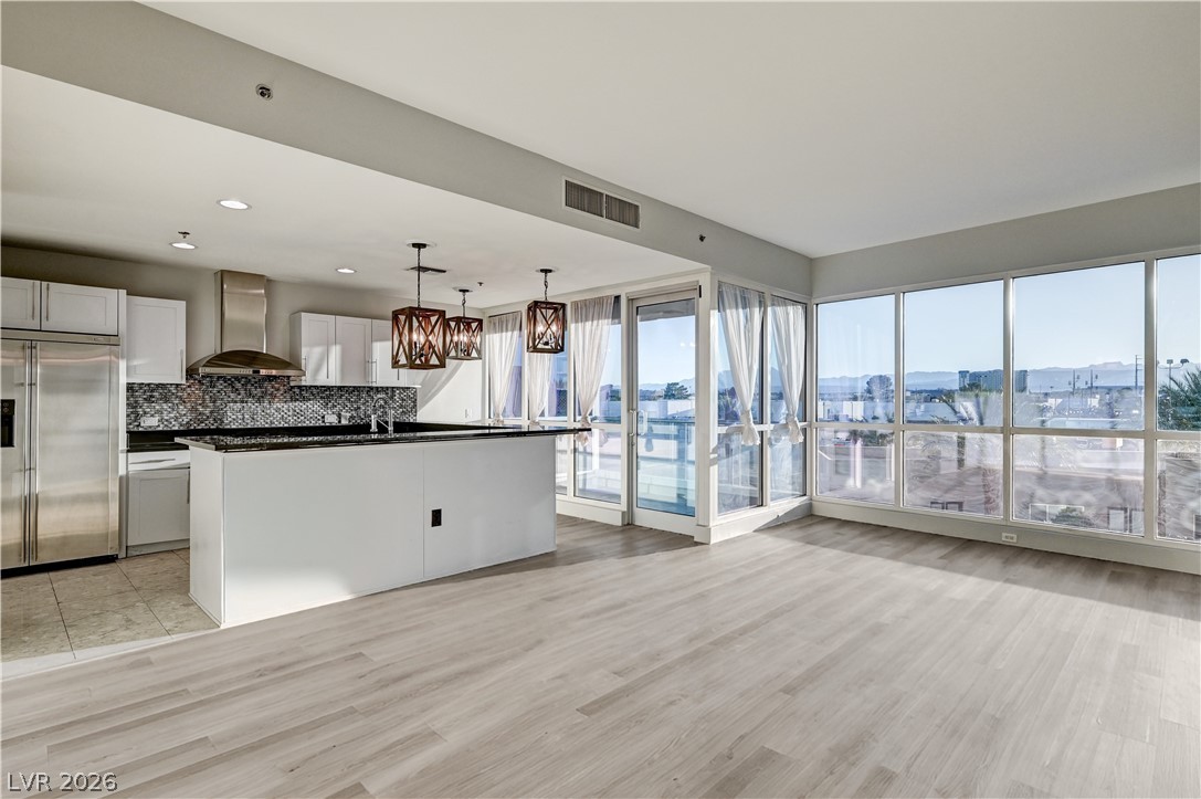4575 Dean Martin Drive 406