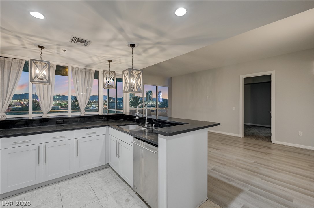 4575 Dean Martin Drive 406