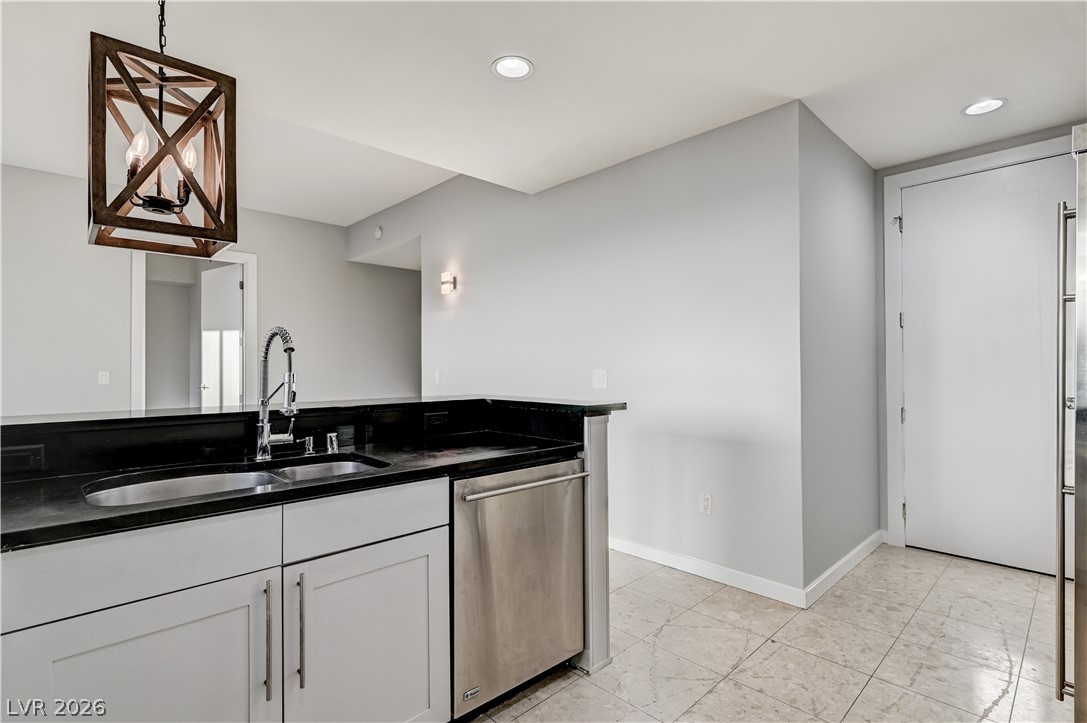 4575 Dean Martin Drive 406