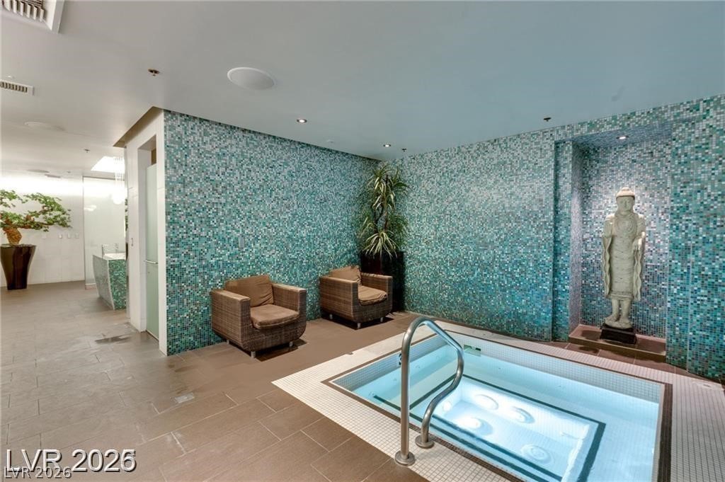 4525 Dean Martin Drive 511