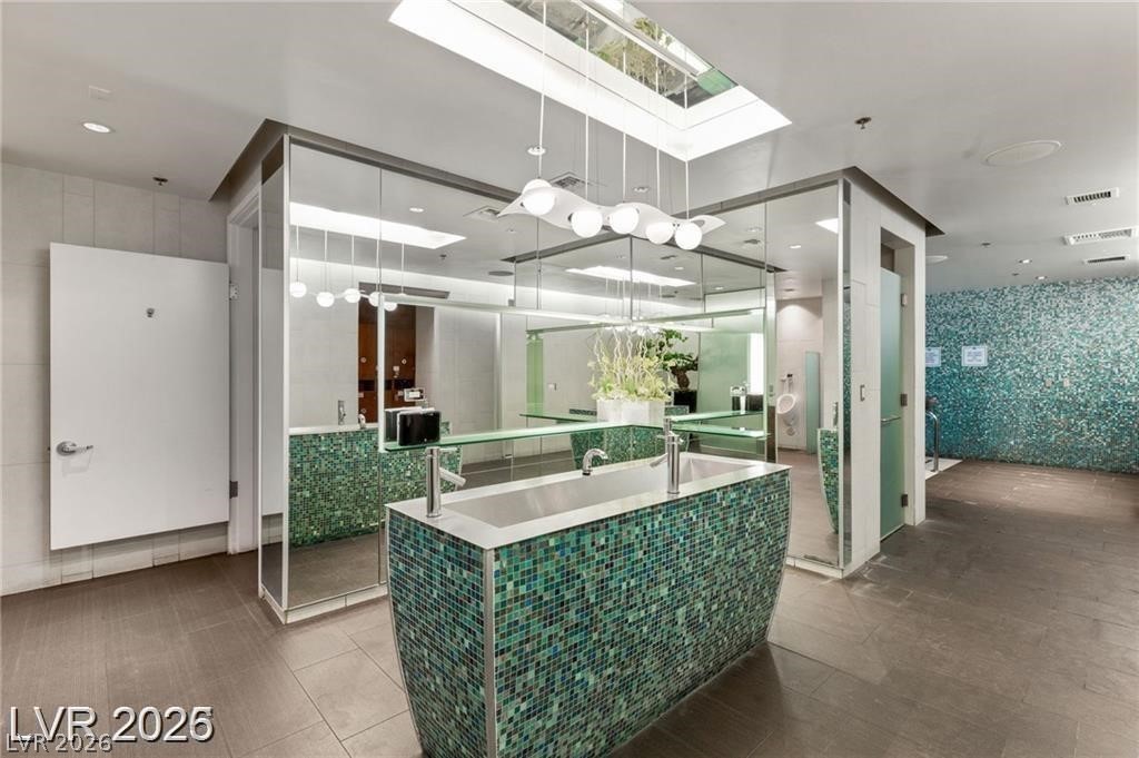 4525 Dean Martin Drive 511