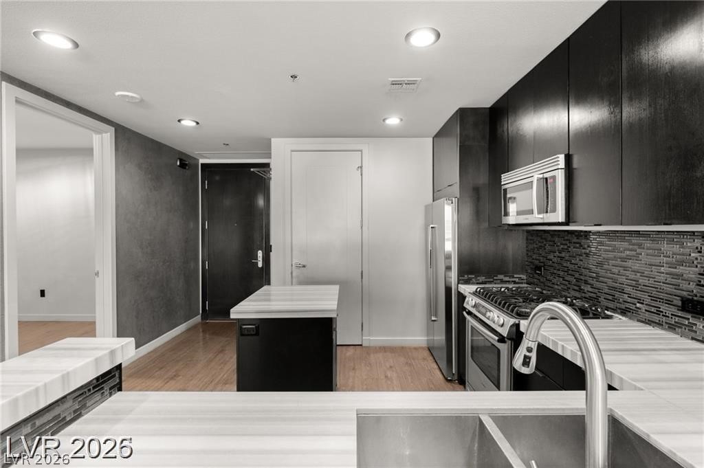 4525 Dean Martin Drive 511