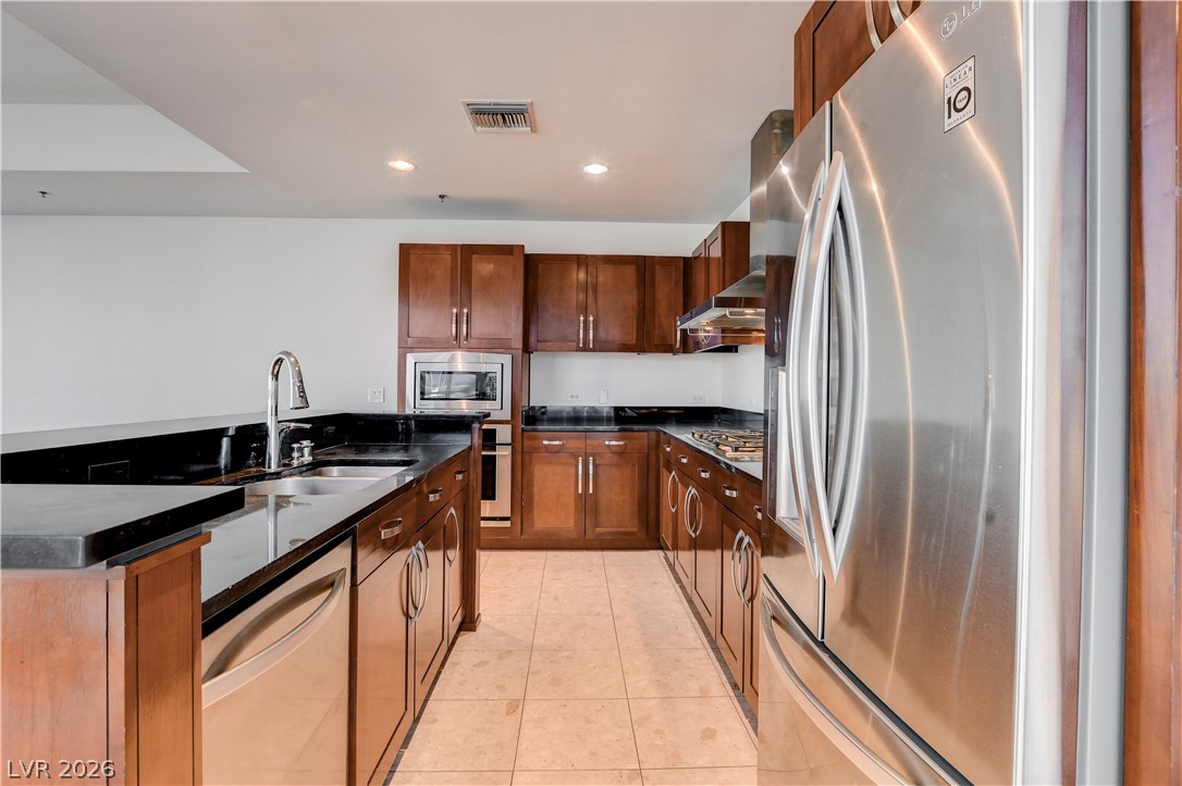 4575 DEAN MARTIN Drive 1212