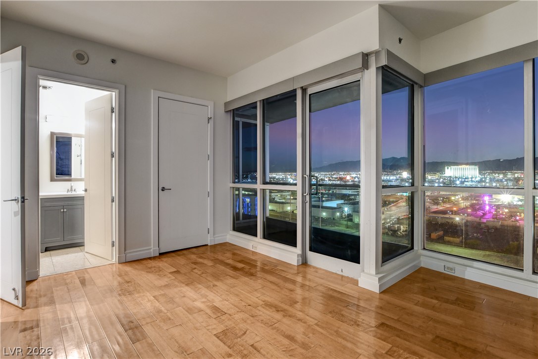 4575 DEAN MARTIN Drive 1212